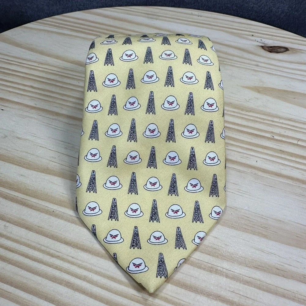 VINEYARD VINES Silk Men's Tie Custom Collection Necktie American Energy Partners